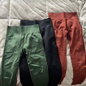 3 pairs of butt scrunch leggings NEVER WORN